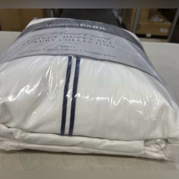 Madison Park Signature Luxury Collection 100% Cotton Sateen Embroidered Duvet - Picture 12 of 14